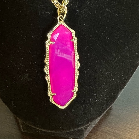 Kendra Scott Frances Necklace Pink Agate/Gold - Picture 6 of 9